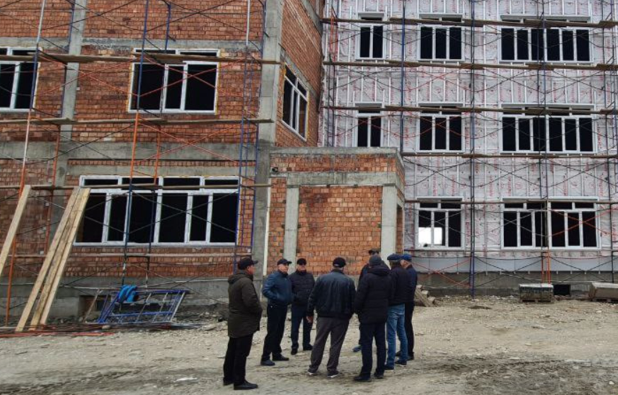  Министр образования и науки Дагестана проинспектировал ход строительства образовательных объектов