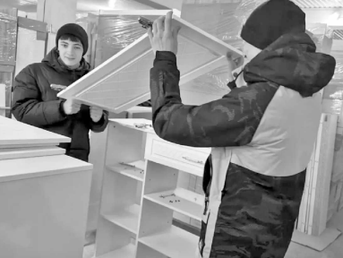 В стенал «Муслим Мебели»